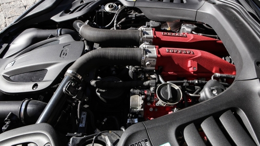 FERRARI GTC4 Lusso Coupé Novitec Rosso Tuning 